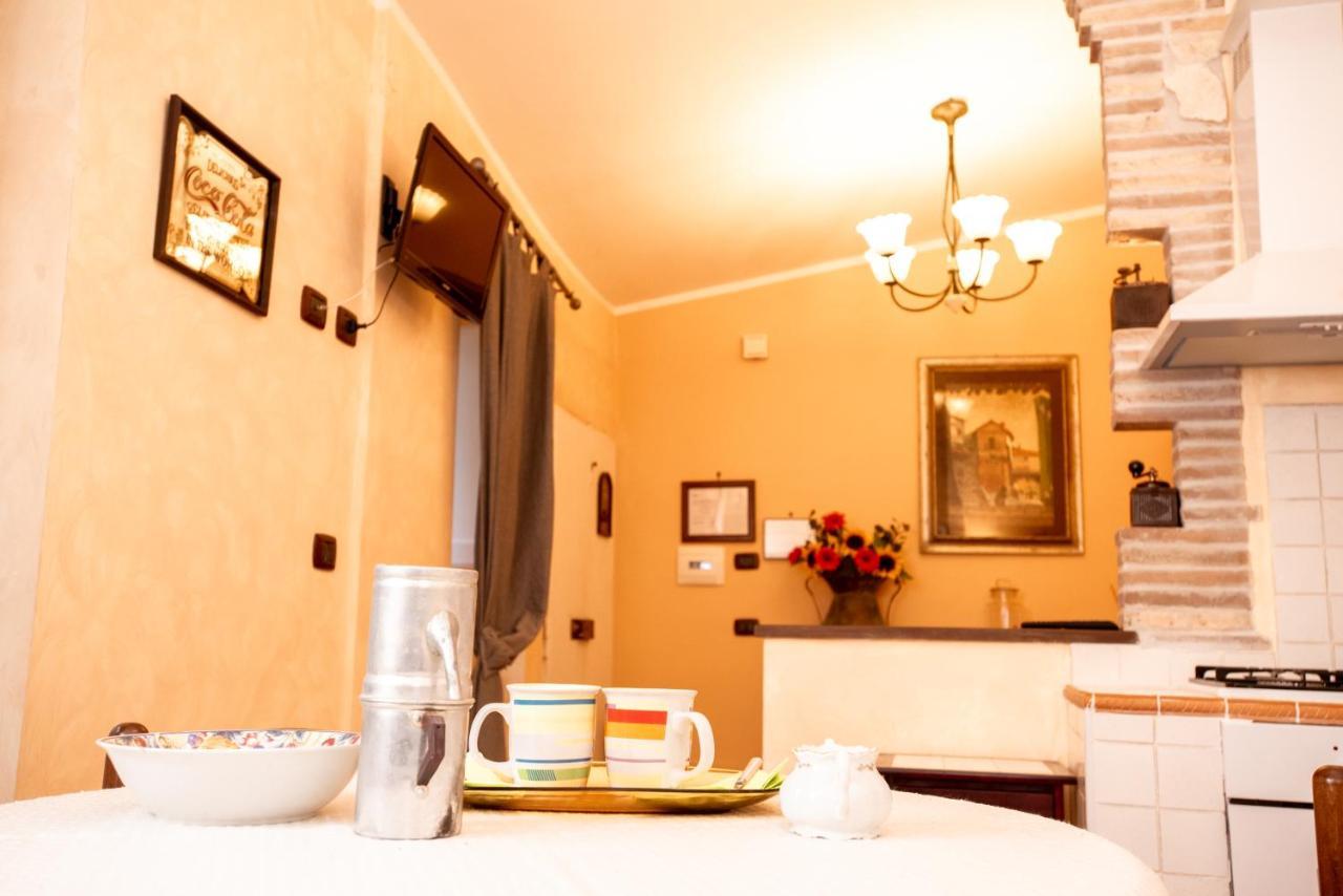 Relax Nell' Antico Borgo Villa Casperia Buitenkant foto