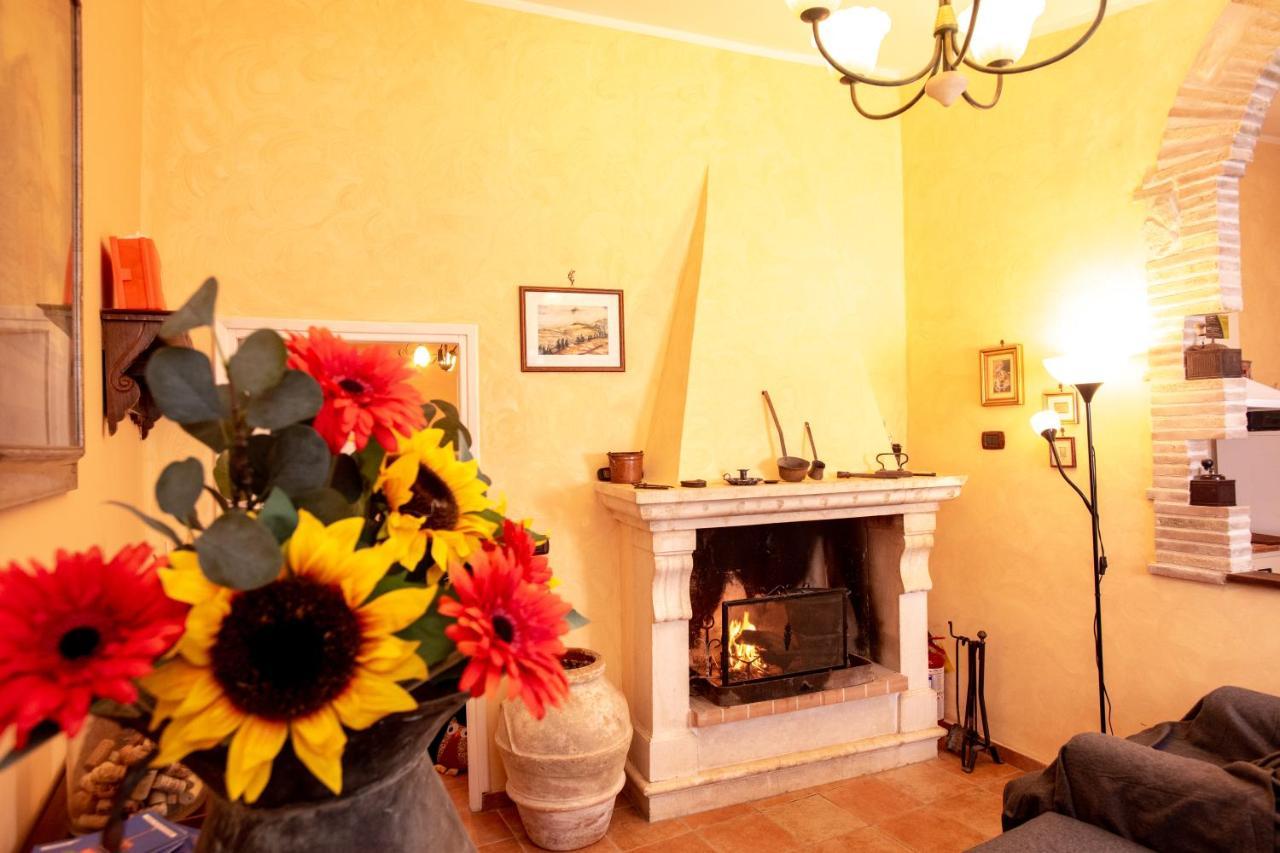 Relax Nell' Antico Borgo Villa Casperia Buitenkant foto