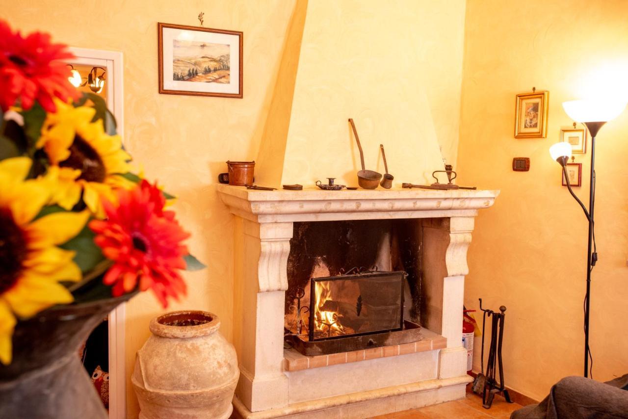 Relax Nell' Antico Borgo Villa Casperia Buitenkant foto
